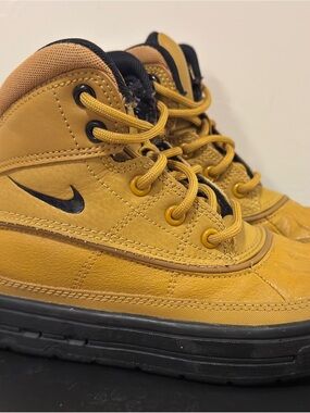 Nike Kids Wheat and Black High-Top Boots
